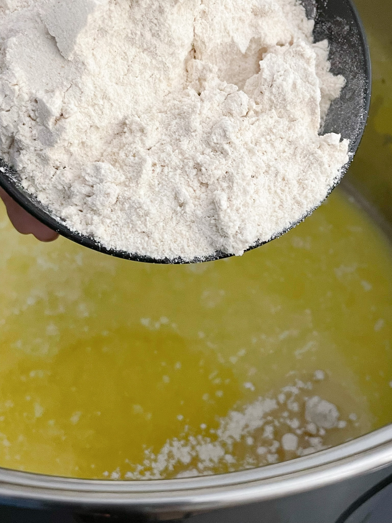 add flour to melted butter for gond pak